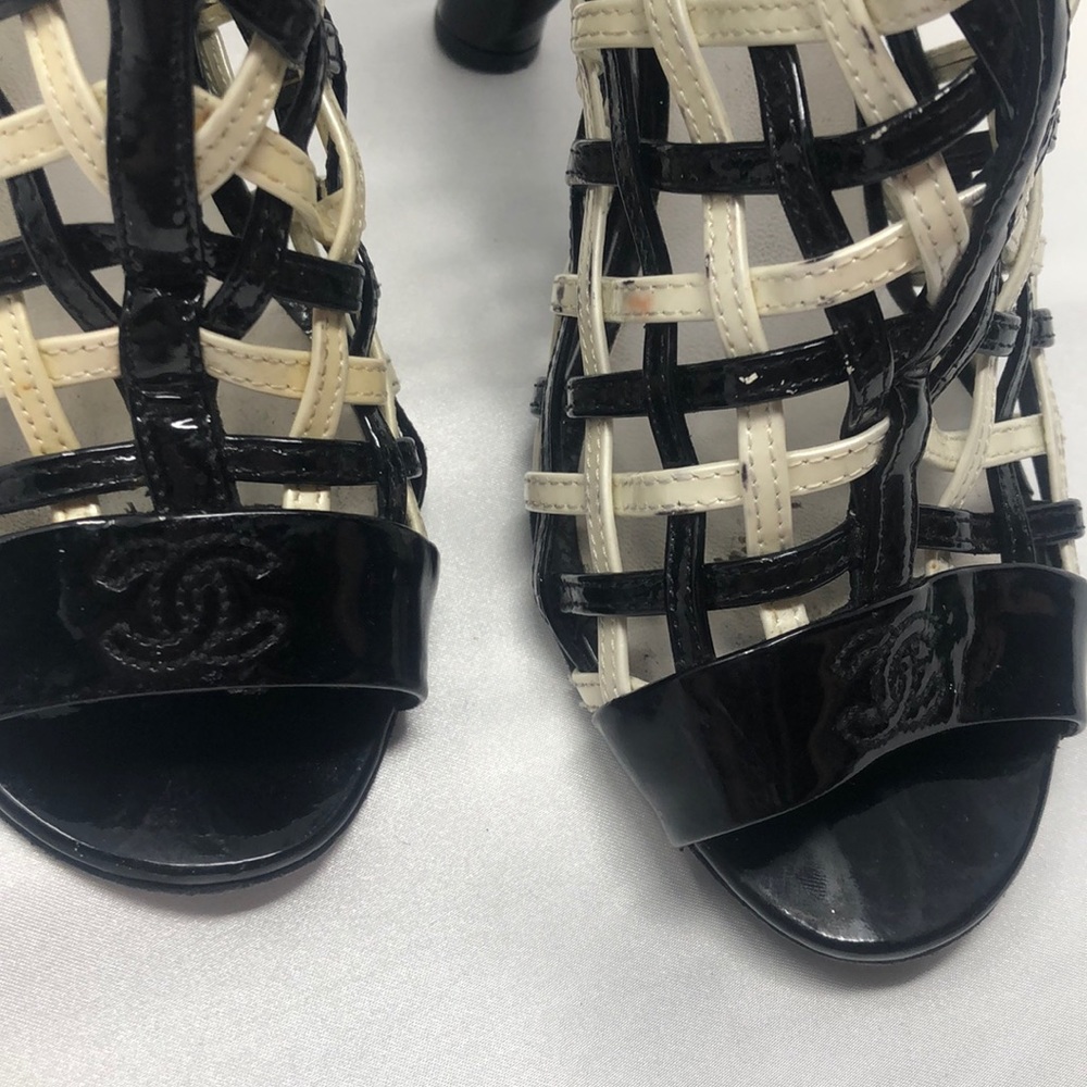 SOLD 💕 Authentic Chanel Black & White Booties - Picture 6 of 7